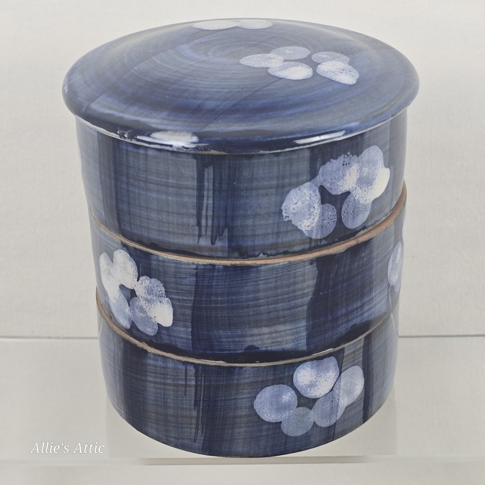Jubako Tiered Stoneware Stacking Condiment‎ Dish Set Japan Blue White Floral Lid